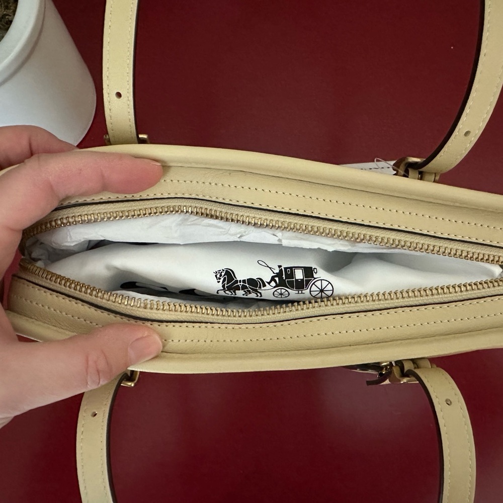 Coach Swing Zip Leather Bag - Moonlight NWOT - Picture 4 of 5